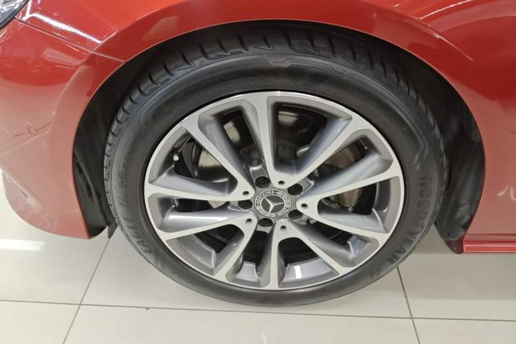 Used Mercedes-Benz E-Class 2019 E 200 Coupe Left Front Wheel Hub