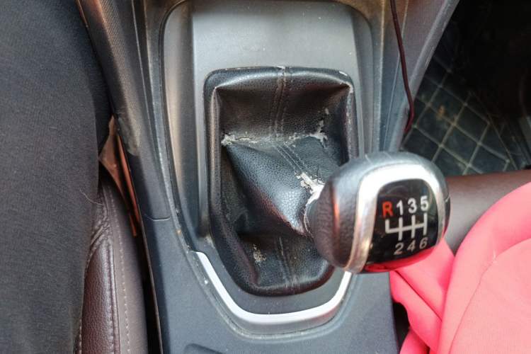 Used Haima V70 2016 2.0L Manual - Comfort Edition 6 Seats