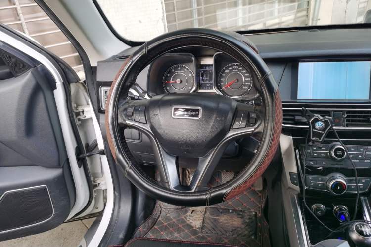 Used Zotye Domy X5 2015 1.5T Manual Luxury Version China IV Standard