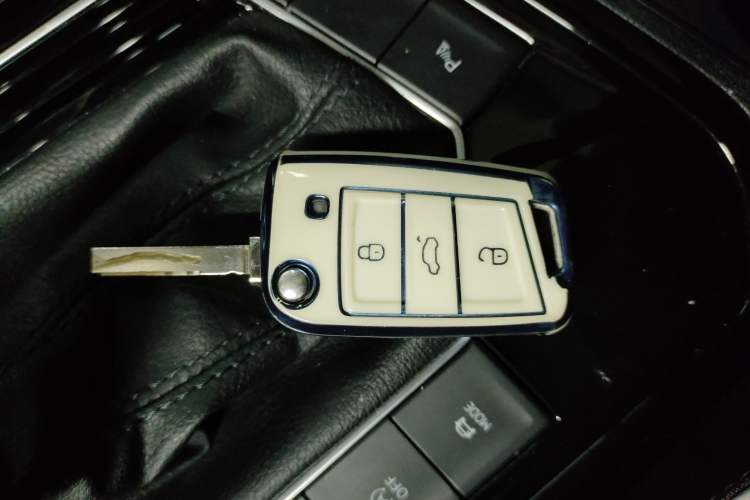 Used Volkswagen Tayron X 2020 330TSI Two-Wheel Drive Luxury Smart Connectivity Version Vehicle Key