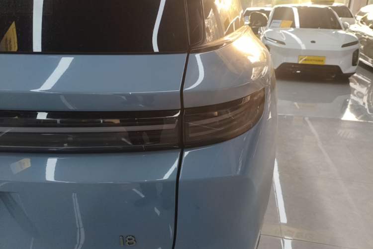Used Li Auto i8 2025 Model Standard Version
