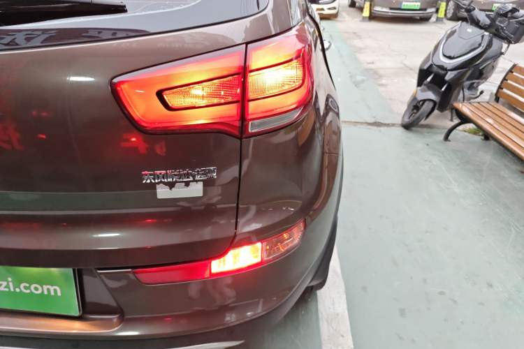 Used Kia Sportage R 2015 2.0L Automatic Two-Wheel Drive GLS Right Rear Taillight