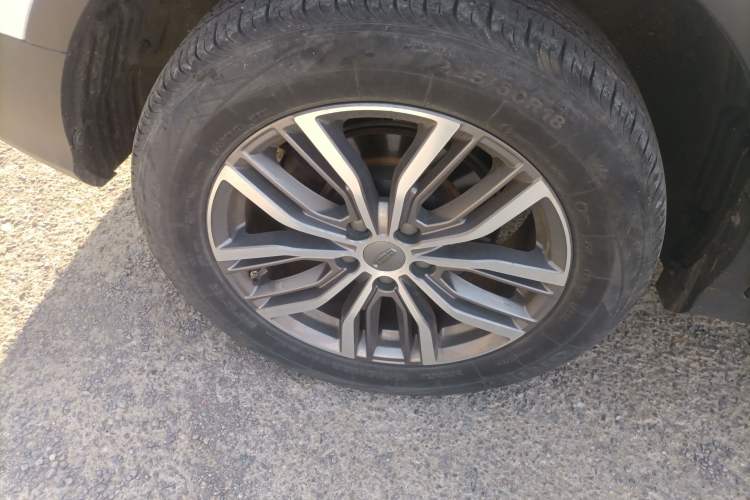 Used Geely Auto Emgrand X7 Sport 2021 Million Edition 1.8TD DCT Two-Wheel Drive Luxury Model
