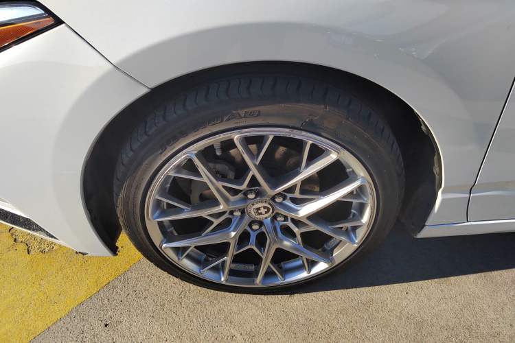 Used Toyota Avalon 2019 Dual-Engine 2.5L Limited Flagship Edition China V Standard Exterior 4