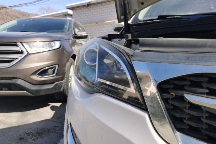 Used Zotye Domy X5 2015 1.5T Manual Luxury Version China IV Standard
