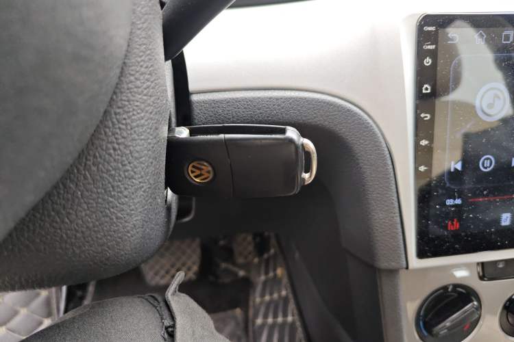 Used Volkswagen Lavida 2013 Revised Classic 1.6L Automatic Fashion Edition