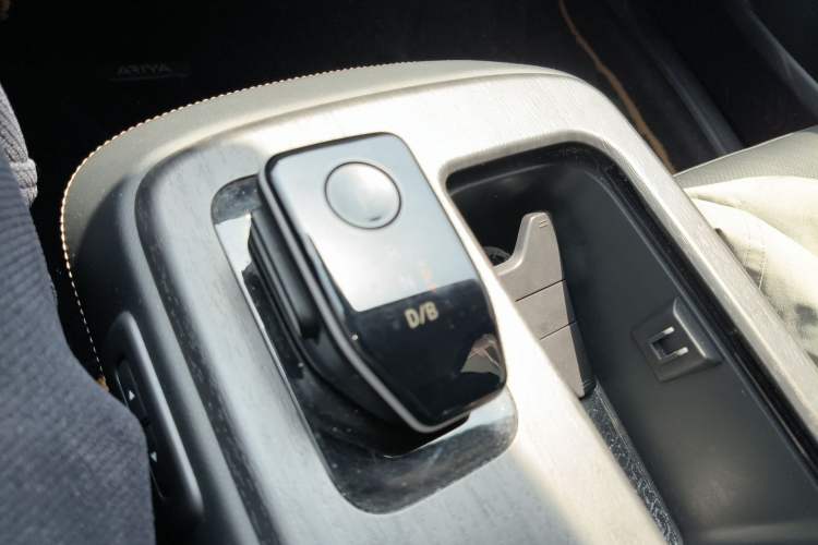 Used Nissan ARIYA 2022 Two-Wheel Drive Long Range Top-Tier Version Gear Lever