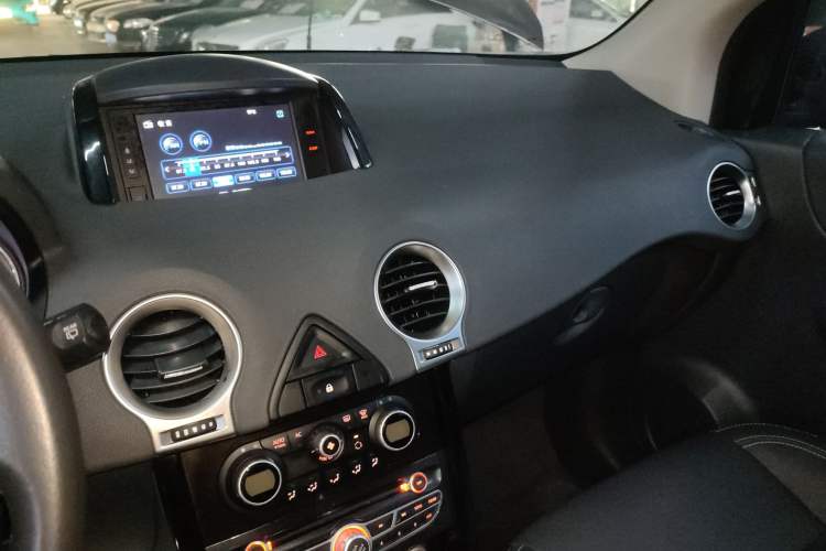 Used Renault Koleos 2014 2.0L Two-Wheel Drive Comfort Edition
