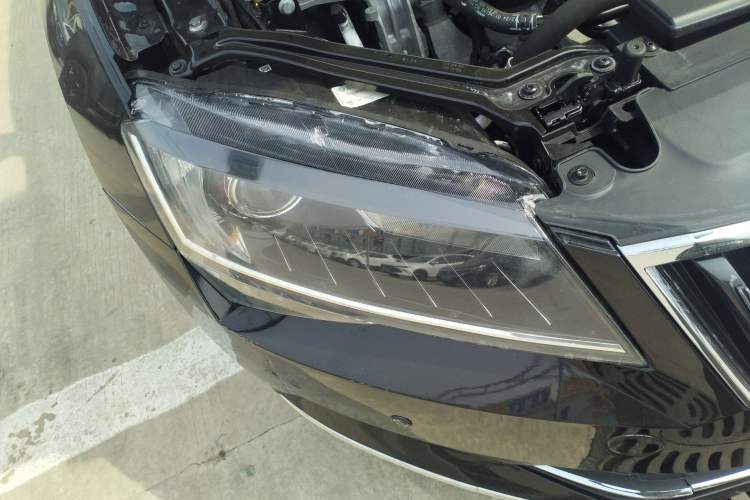 Used Skoda Superb 2018 TSI330 DSG Comfort Edition China V Standard Right Front Headlight