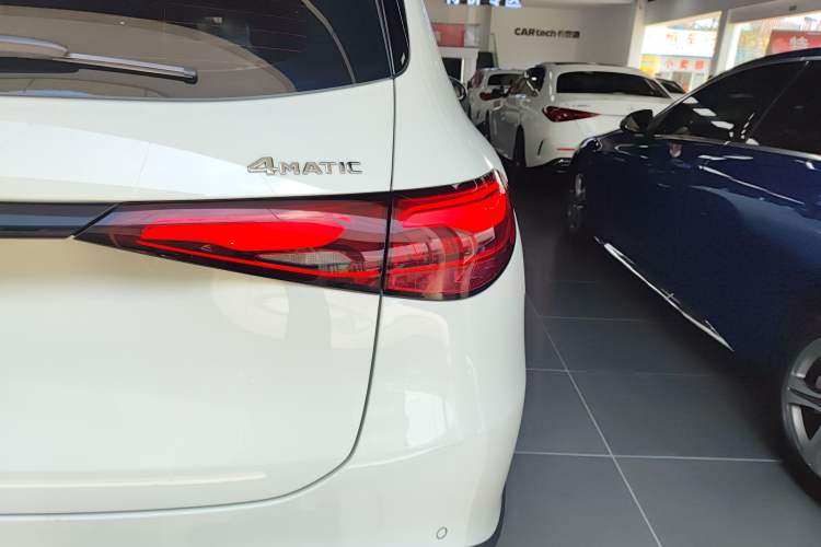 Used Mercedes-Benz GLC 2023 GLC 260 L 4MATIC Dynamic Edition 5-seater Exterior 3