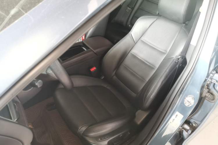 Used Mazda Atenza 2017 2.0L Blue Sky Luxury Edition