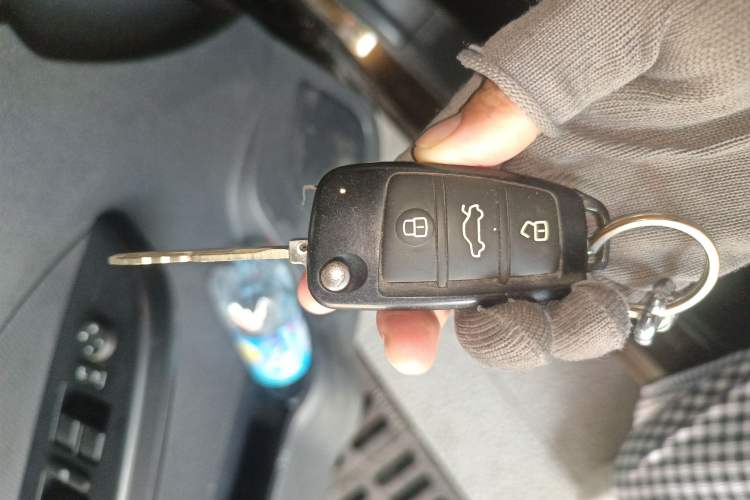 Used Cowin C3 2015 1.5L Manual Gold Diamond Edition