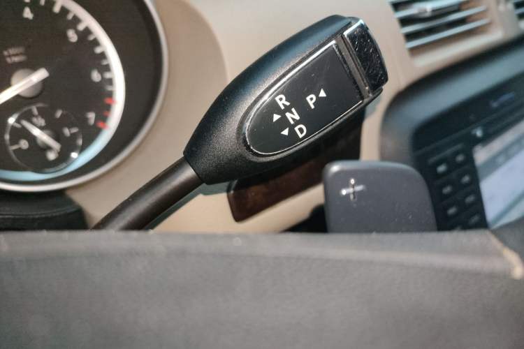 Used Mercedes-Benz R-Class 2011 R 300 L Business Model