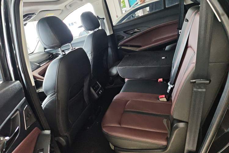 Used SOL X8 PLUS 2023 1.5 TGDI DCT Smart Home Edition 7-Seater