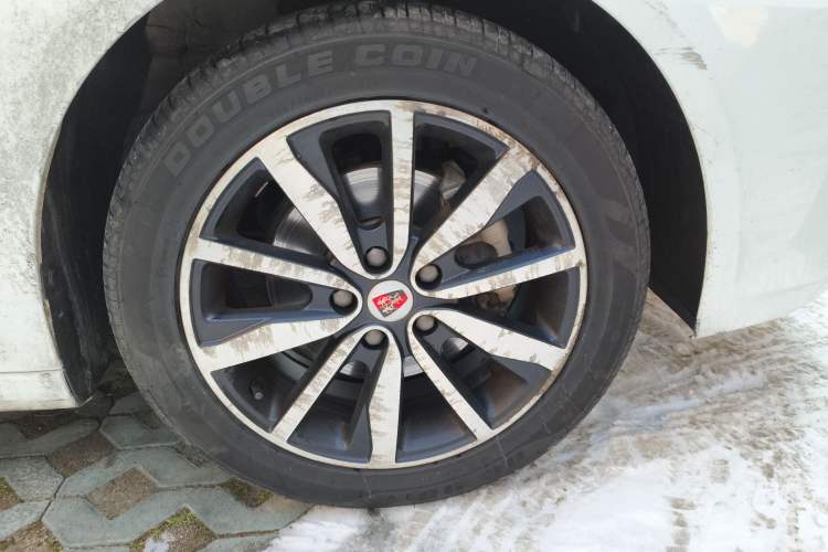 Used Roewe i6 2018 20T Automatic Flagship Edition Right Front Wheel Hub