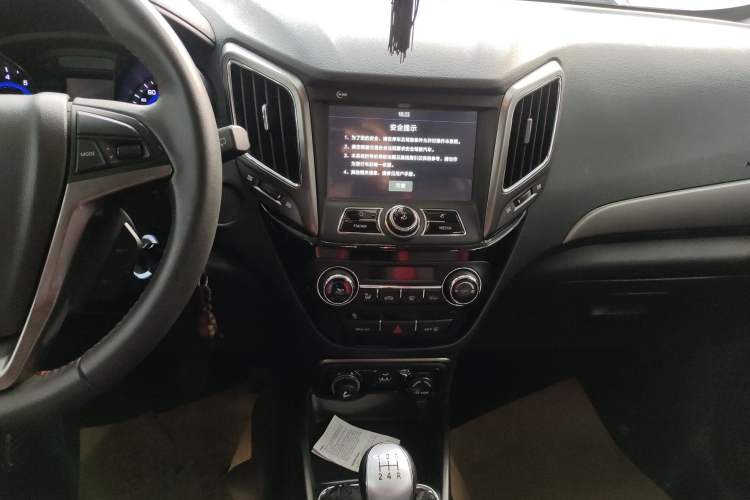 Used CHANGAN CS15 2016 1.5L Manual Luxury Edition Audio And AC Panel