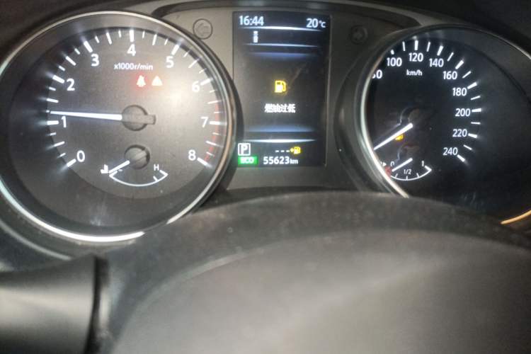 Used Nissan Qashqai 2022 2.0L CVT XV Premier Luxury Edition Odometer Close Up