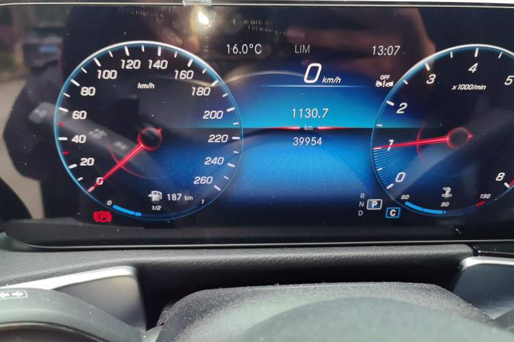 Used Mercedes-Benz GLB 2023 GLB 220 Sport Edition Odometer Close Up