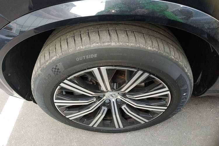 Used Volvo XC90 2023 B6 Zhiya Luxury 7-Seater
