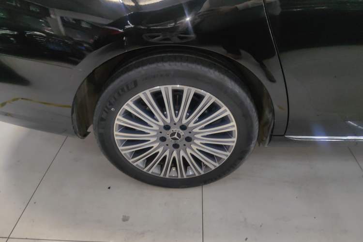 Used Mercedes-Benz E-Class 2023 Updated E 300 L Fashion Edition
