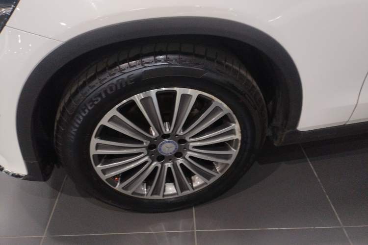 Used Mercedes-Benz GLC 2017 GLC 260 4MATIC Dynamic Edition Left Front Wheel Hub