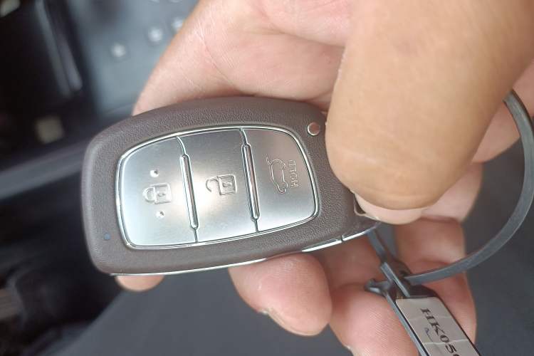 Used Hyundai ix35 2015 2.0L Automatic 2WD Smart Type China IV