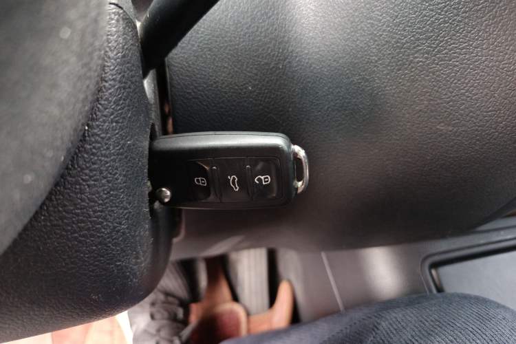 Used Volkswagen Tiguan 2016 280TSI Automatic Two-Wheel-Drive Silk Road Style Edition Interior 1