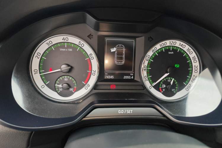 Used Skoda Octavia 2019 1.5L Automatic Smart Drive Luxury Edition China VI Standard
