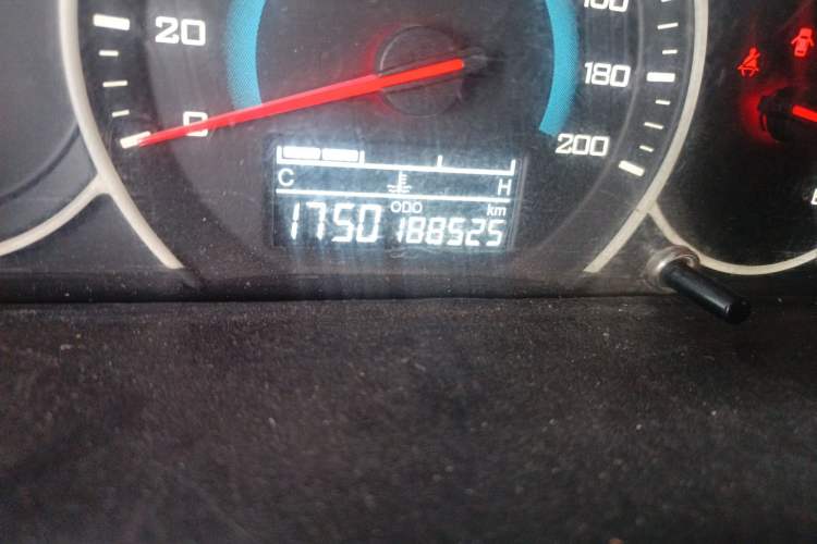 Used Wuling Rongguang V 2018 1.5L Standard Version Odometer Close Up