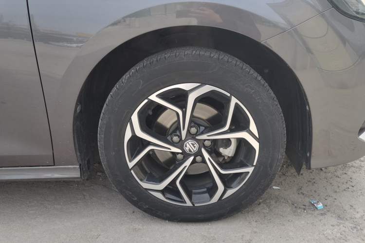 Used MG 5 2021 180 DVVT CVT Youth Luxury Edition
