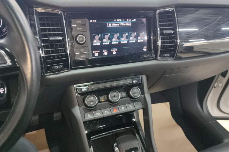 Used Skoda Kodiaq 2019 Facelifted TSI330 5-Seater Two-Wheel-Drive Luxury Enjoyment Edition China VI Standard
