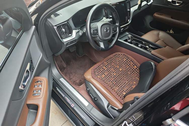 Used Volvo S60 2022 B4 Zhiyi Luxury Edition