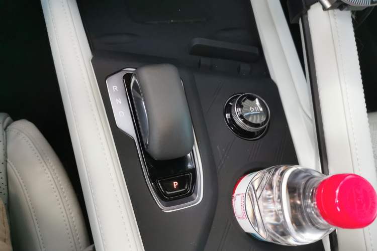 Used Zeekr 001 2024 WE Edition 95 kWh All-Wheel Drive Gear Lever