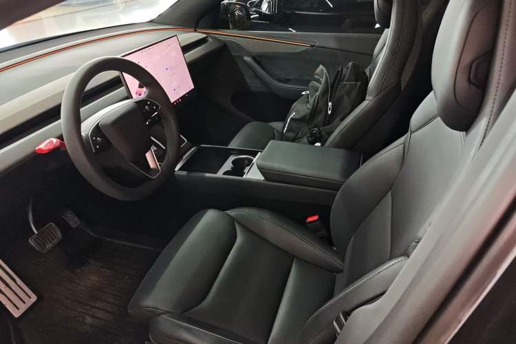 Used Tesla Model Y L 2025 Model Long-Range All-Wheel-Drive Version