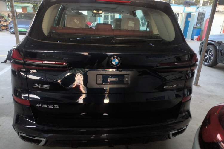 Used BMW X5 2023 xDrive 30Li Luxury M Sport Night Edition Package Exterior 4