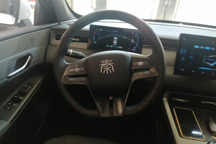 Used BYD Qin PLUS 2025 DM-i Smart Drive 55KM Leading Model Steering Wheel