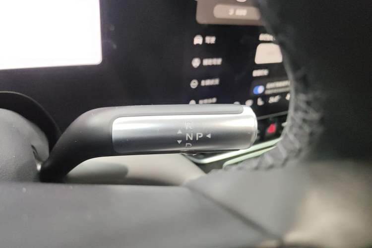 Used Hima AITO M9 2024 Range-Extended Ultra Version 42 kWh 6-Seater Model Gear Lever