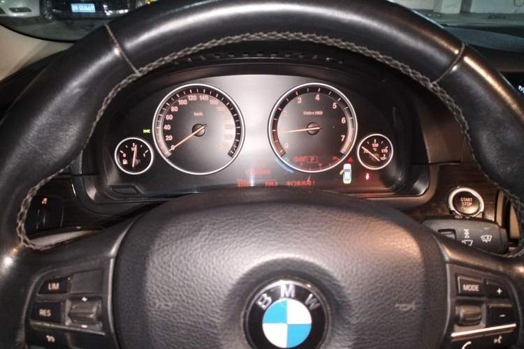 Used BMW 5 Series 2014 525Li Luxury Design Package
