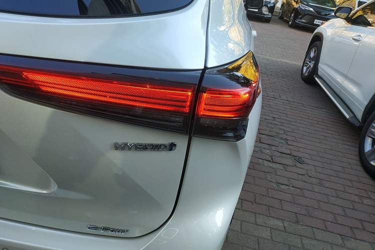 Used Toyota Highlander 2023 2.5L Smart Electric Hybrid Dual-Engine Four-Wheel Drive Prestige Version – 7 Seats
