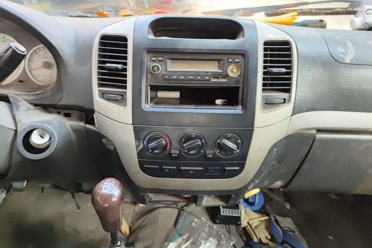 Used King Long Golden Way 2012 2.0L Dual-Purpose Short-Wheelbase 4G21B