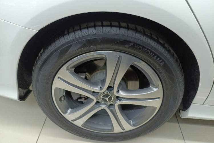 Used Mercedes-Benz C-Class 2020 C 260 L Sport Edition Right Rear Wheel Hub