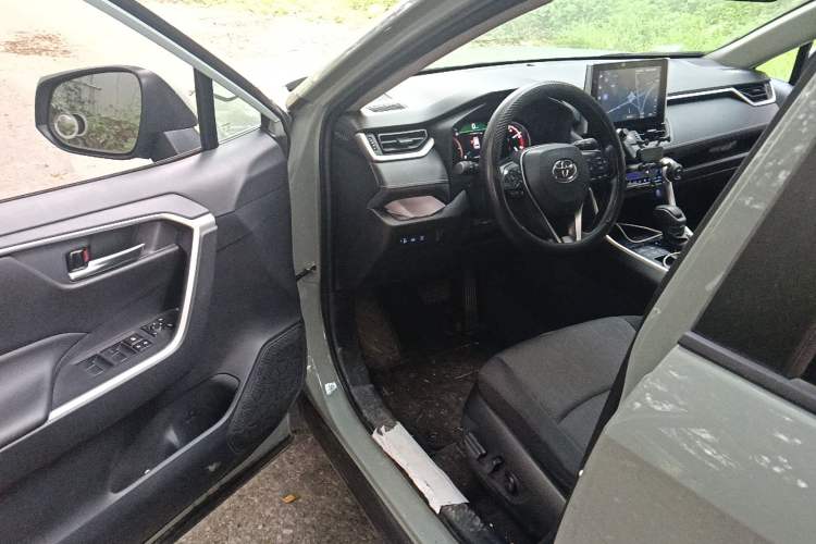 Used Toyota RAV4 2021 2.0L CVT Two-Wheel Drive Fashion Edition Driver Seat