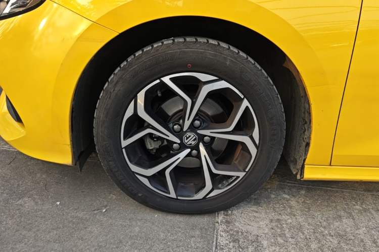 Used MG 5 2021 180 DVVT CVT Youth Luxury Edition
