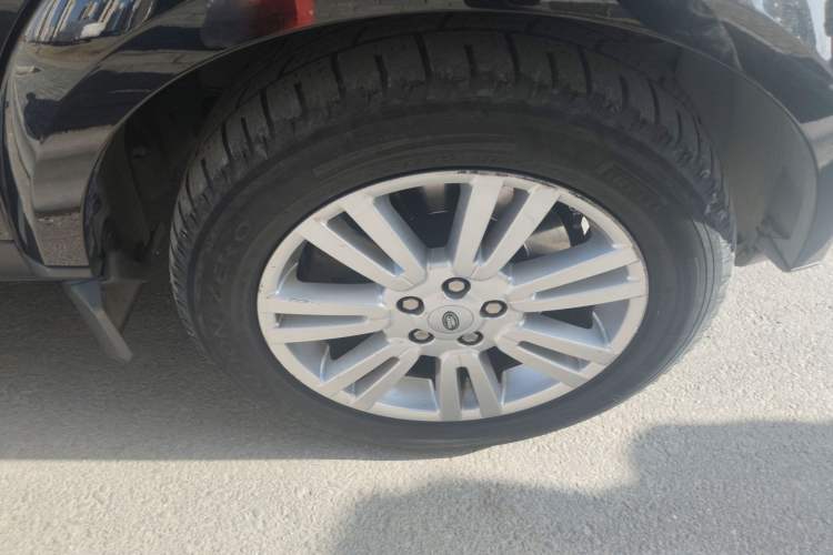 Used Land Rover Discovery 2012 5.0 V8 HSE Right Front Wheel Hub