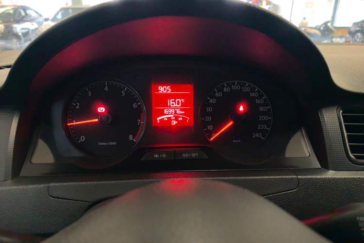 Used Volkswagen Santana 2015 1.6L Manual Fashion Edition Instrument Cluster