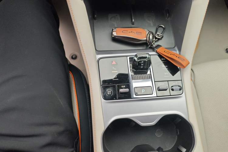 Used BYD Song PLUS New Energy 2023 Champion Edition EV 520KM Flagship Model Gear Lever