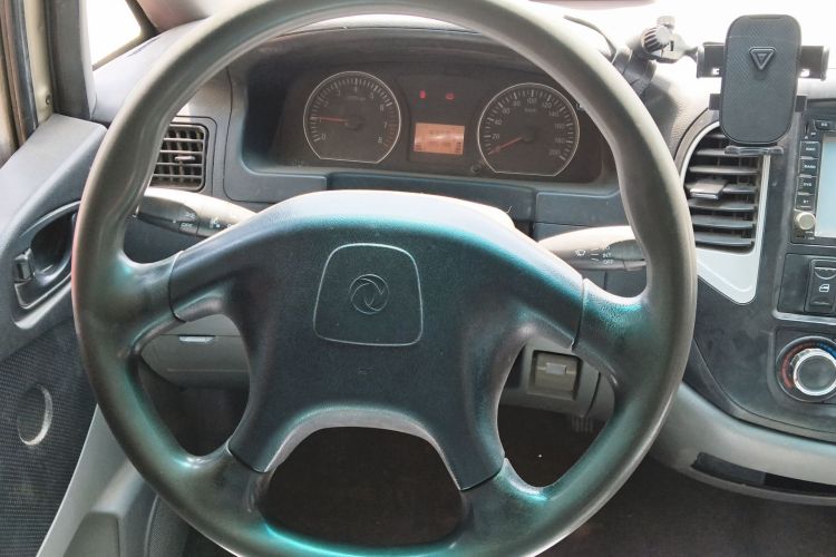 Used FORTHING Lingzhi 2014 V3 1.5L 7-Seater Luxury Model Steering Wheel