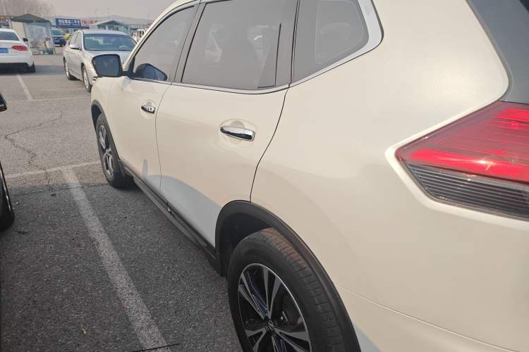 Used Nissan X-Trail 2019 2.5L CVT Smart Connect Luxury Edition 4WD Rear Left 45 Deg