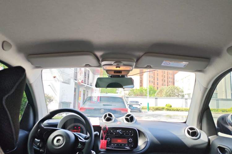 Used smart fortwo 2015 1.0L 52 kW hardtop Dynamic version
