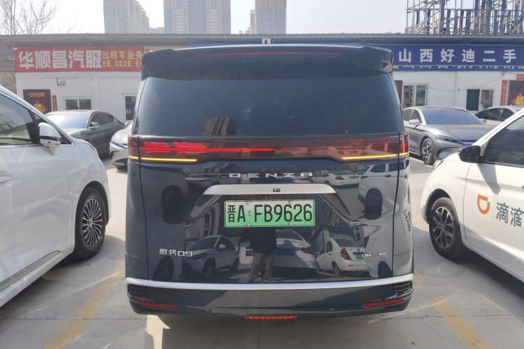 Used Denza D9 2022 DM-i 970 Four-Wheel Drive Prestige Model
